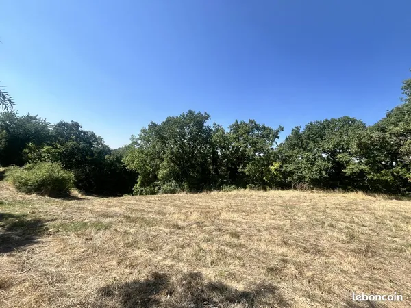 Terrain 1660 m² Homps