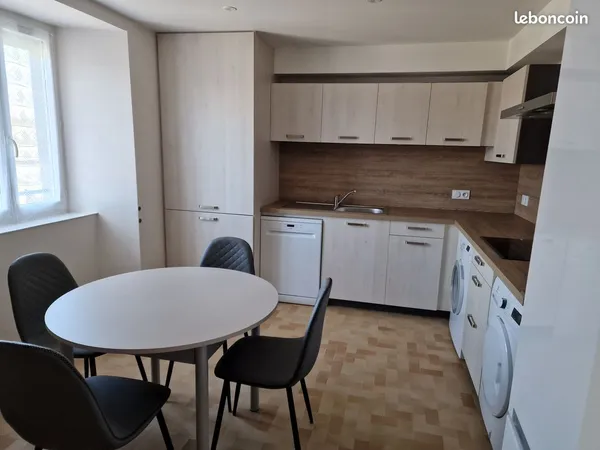 Appartement Location Saint-Chély-d'Apcher 3p 87m² 650€