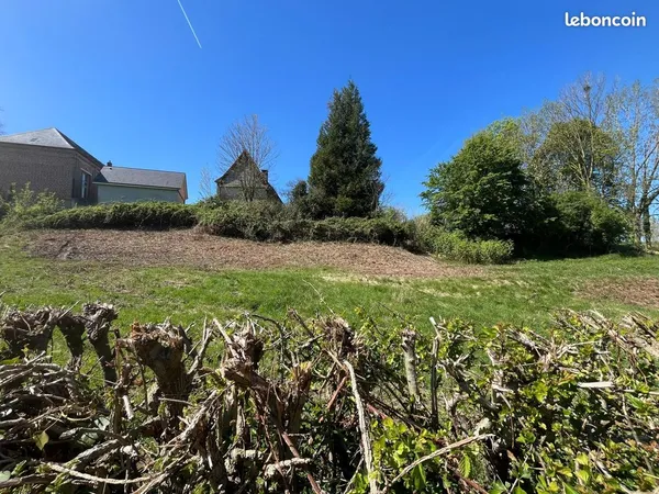 Terrain 1317 m² VAUX-MARQUENNEVILLE
