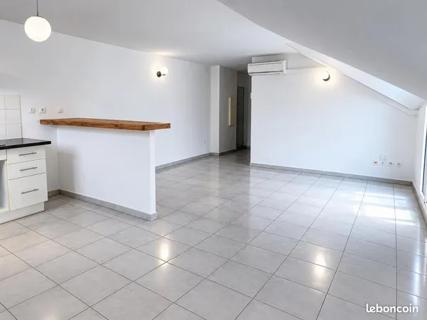 LOCATION APPARTEMENT 35 m² NON MEUBLE SAINT JOSEPH