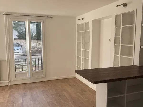 Studio 1 pièce 30 m²