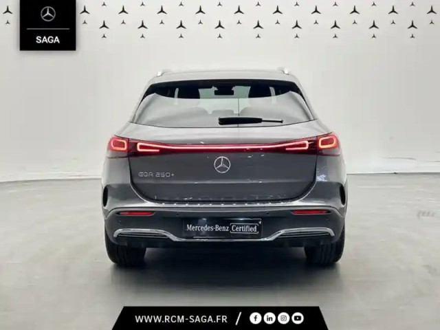 Mercedes Eqa 250+ amg line — photo 5