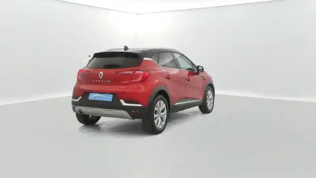 Renault Captur blue dci 115 edc — photo 46