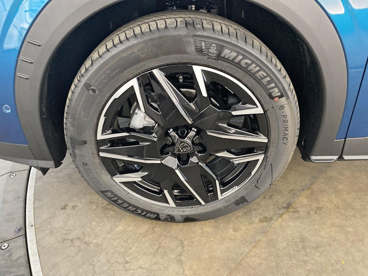 Peugeot 3008 hybrid 145 e-dcs6 gt — photo 11