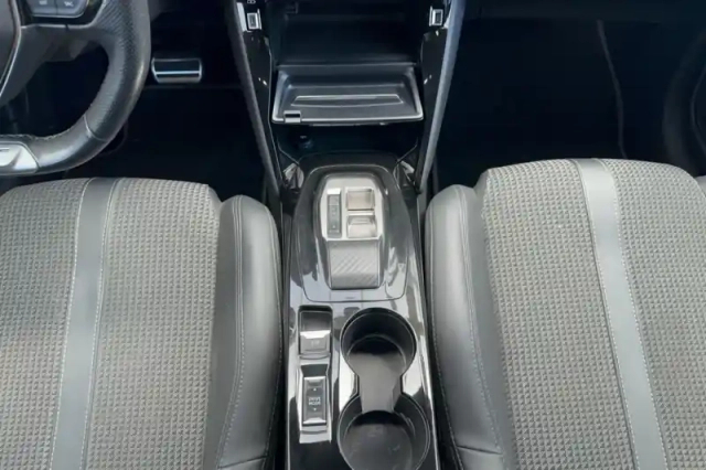 Peugeot 208 electrique 50 kwh 136ch — photo 20
