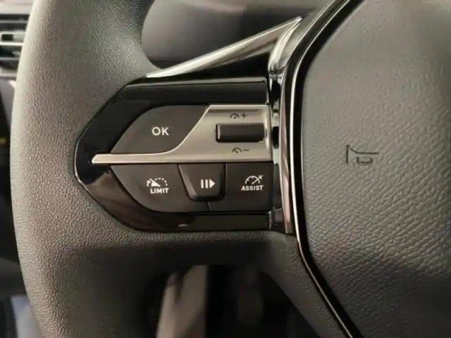 Peugeot Partner m diesel 100ch pack premium connect — photo 11