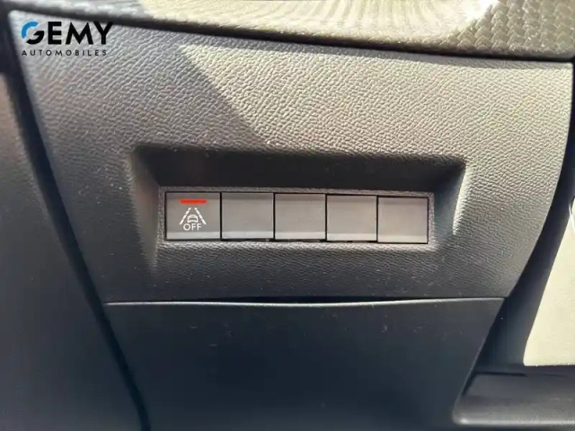 Peugeot 208 electrique 50 kwh 136ch — photo 101
