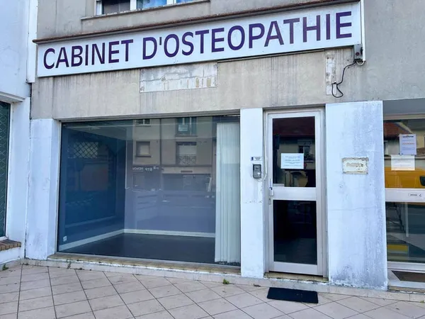 Local commercial 7 pièces 74 m²
