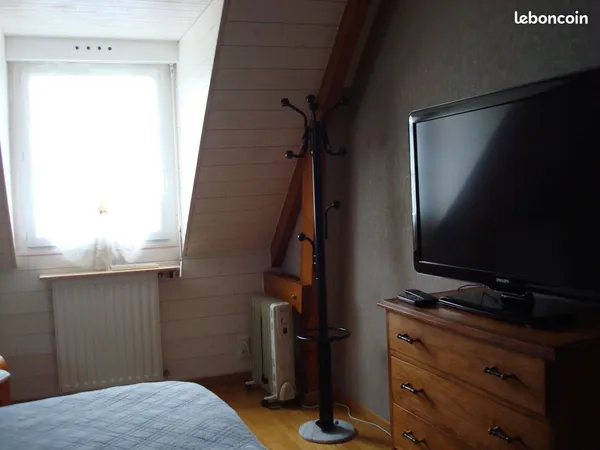 Chambre meublee de 15 m2 dans maison