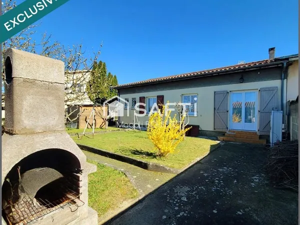 Maison plain pied T4 de 89m², deux chambres, un bureau, une terrasse, garage, dépendance, abri jardi