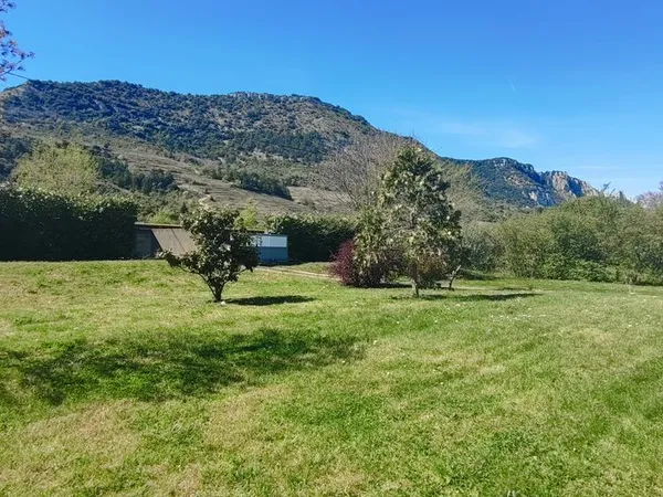 Terrain plat 605 m²