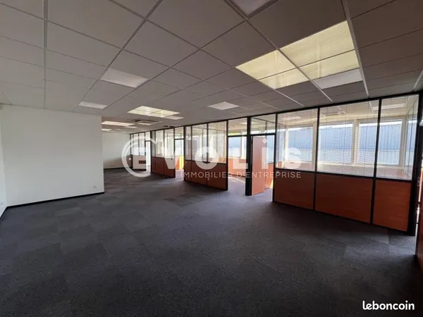 Bureaux 213 m²