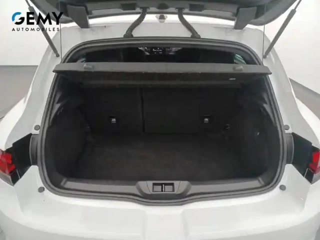 Renault Megane mégane iv berline blue dci 115 edc - 20 — photo 6