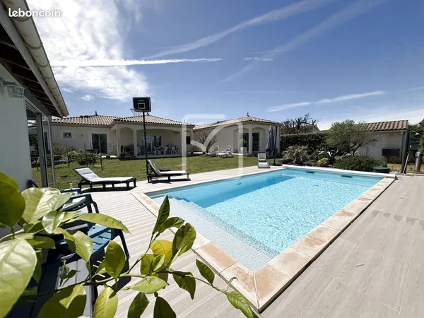 Propriété 10 pièces 172 m²
