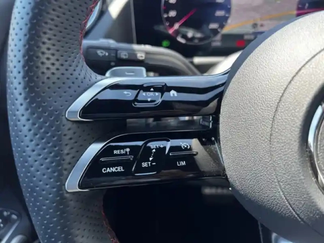 Mercedes Gla 200 d amg line — photo 14