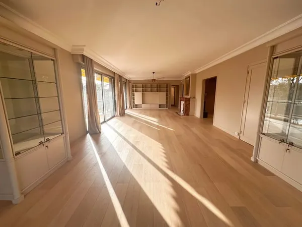 Appartement 4 pièces 143 m²