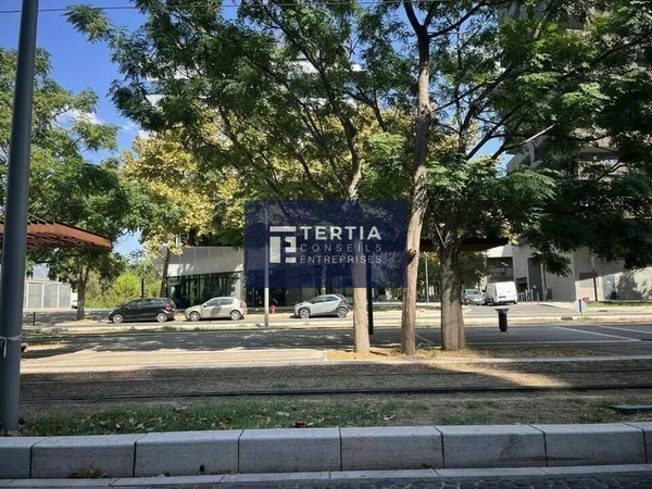 Local commercial 135 m²