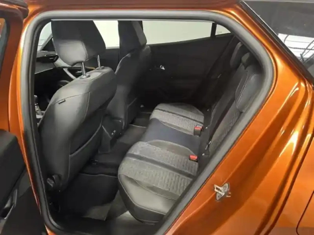 Peugeot 2008 1.2 130 roadtrip / gps / caméra / carplay — photo 10