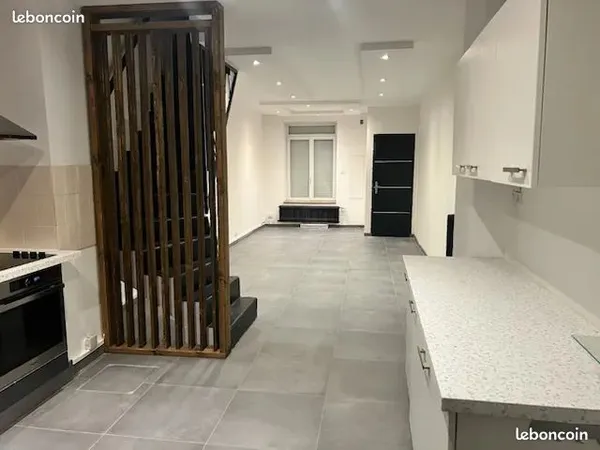 Maison située en plein centre de CROIX, 2 chambres plus bureau