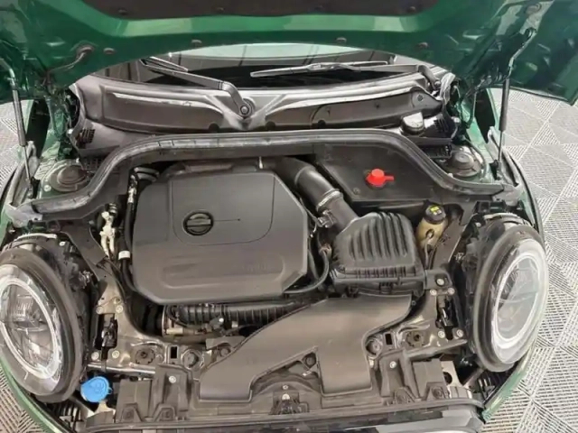 Mini Mini f55 lci ii hatch 5 portes cooper 136 ch edition camden — photo 6
