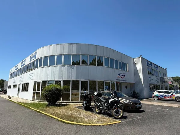 Local d'activité 1292 m²