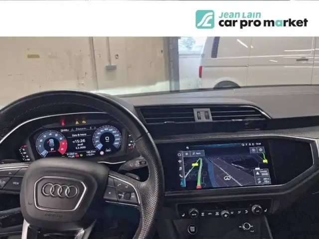 Audi Q3 sportback 35 tfsi 150 ch s tronic 7 — photo 3