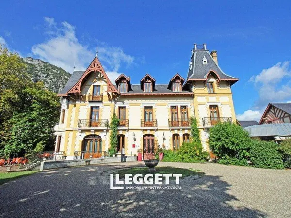 Boutique 21 pièces 1000 m²