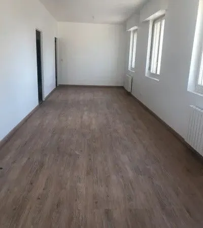 Anglure Grand T4 rénové
