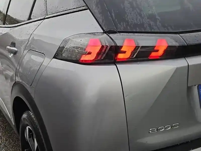 Peugeot 2008 puretech 130 s&amp;s eat8 — photo 17