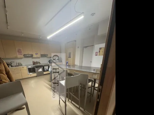 ENSEMBLE IMMOBILIER DE 1017M² SITUÉ PARIS 19