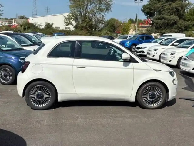 Fiat 500 e 95ch icône berline 23.8 kwh — photo 8
