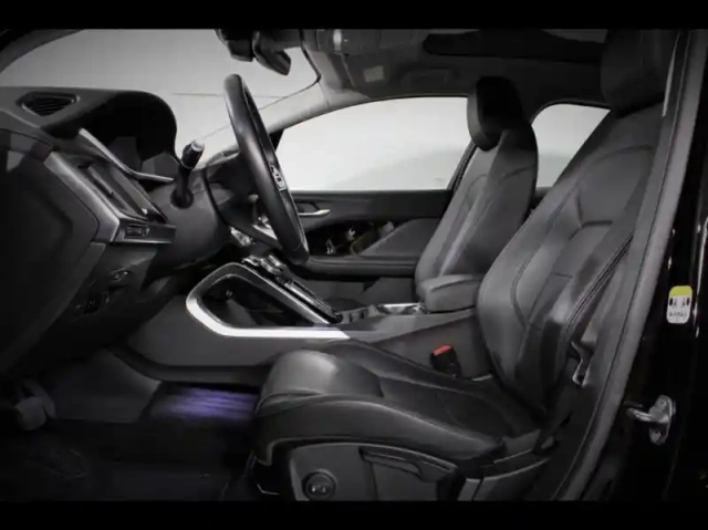 Jaguar I-Pace ev400 s awd — photo 10