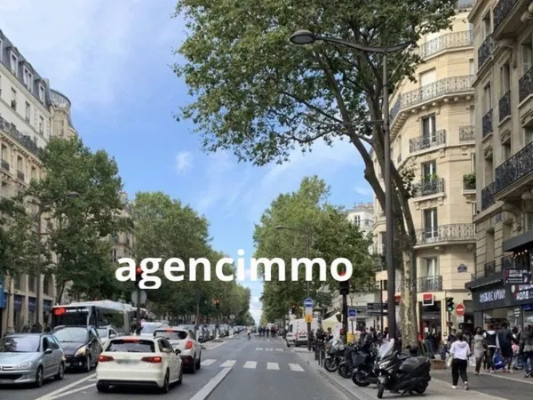 TRES BEL APPARTEMENT BOURGEOIS