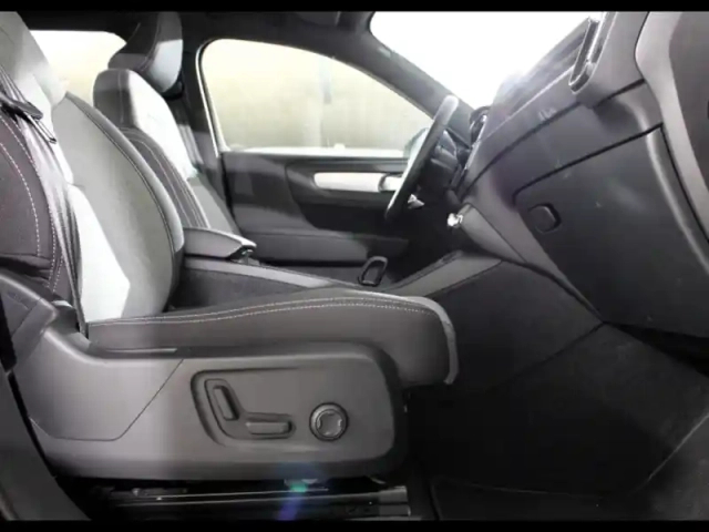 Volvo Xc40 t4 recharge 129 + 82ch plus dct 7 — photo 29