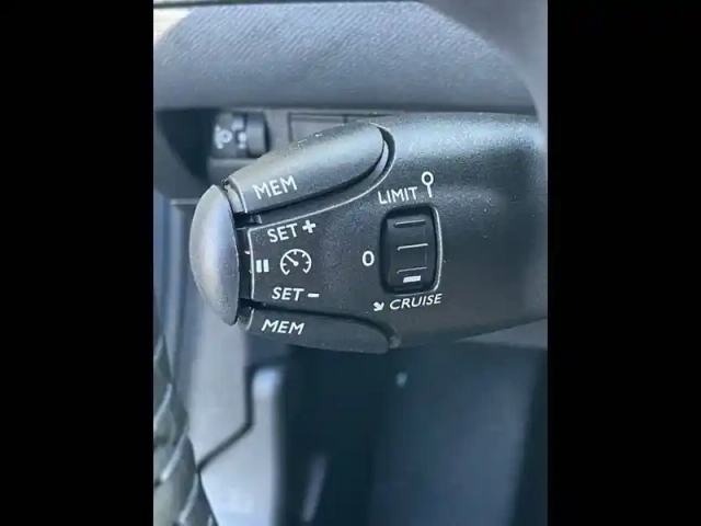 Peugeot 208 hybrid 110 ch e-dcs6 — photo 38