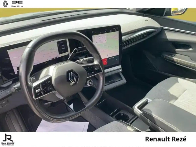 Renault Megane e-tech electric ev60 220ch techno optimum charge — photo 5