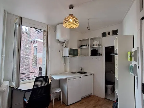 Studio 1 pièce 9 m²