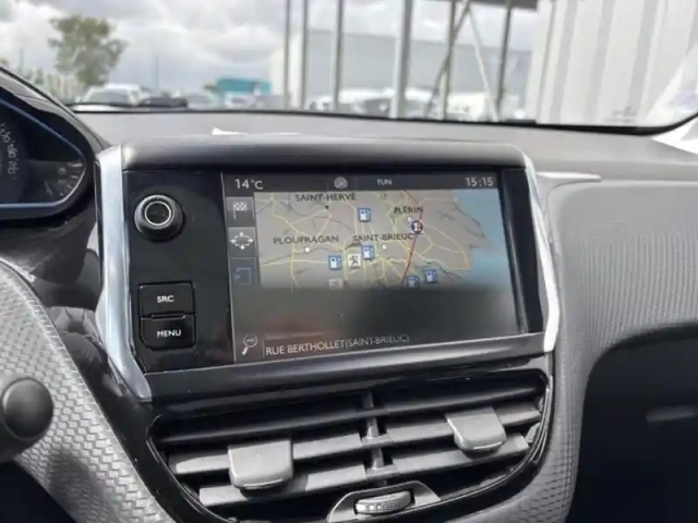 Peugeot 2008 1.6 bluehdi 100ch allure — photo 8