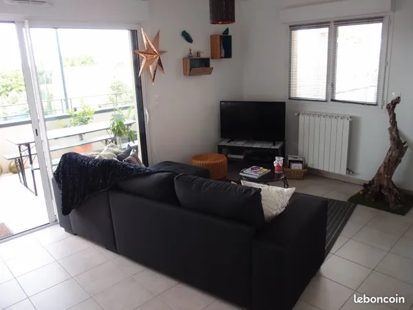 ROBION appt T2 récent de 47 m2, terrasse, garage