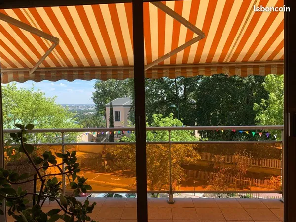 Appartement familial avec vue sur la vallée au loup