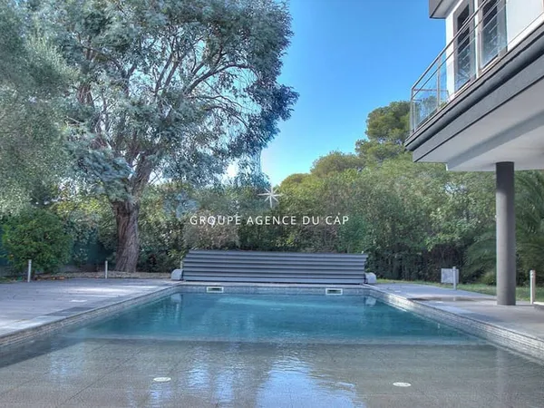 Villa 7 pièces 279 m²