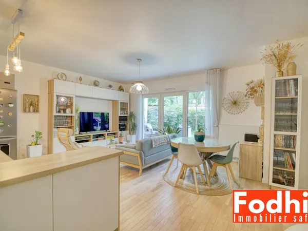 Appartement 3 pièces 66 m² avec terrasses- jardin de 70 m² et un parking.
