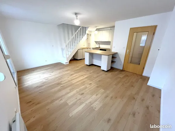 À louer - Superbe duplex refait à neuf - 72 m²* - Quartier Poincaré