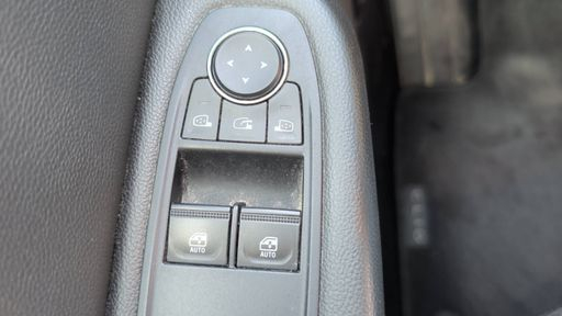 Renault Clio 1.0 TCe 100 - Zen – 2019 – 103769 km – Essence – Boîte Manuelle — photo 5