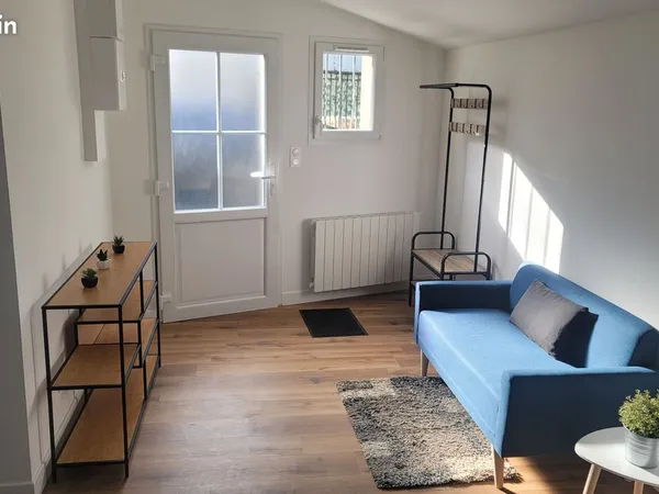 Location meublée entièrement rénovée (T2 bis) 45m2 à Mouy + garage