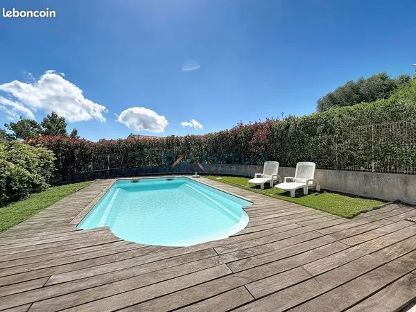 Propriété 4 pièces 141 m²