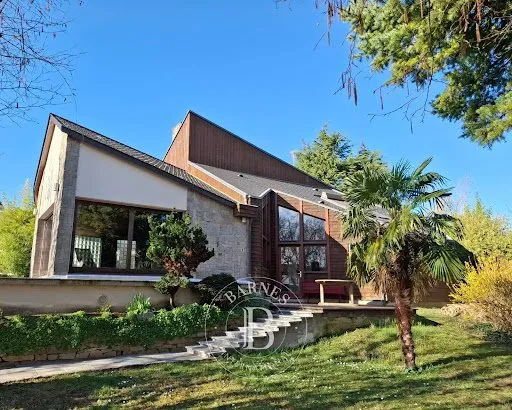 Maison 5 pièces 240 m²