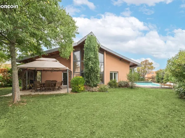 Maison 6 pièces 250 m²