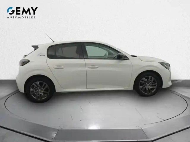 Peugeot 208 puretech 100 s&amp;s eat8 — photo 4