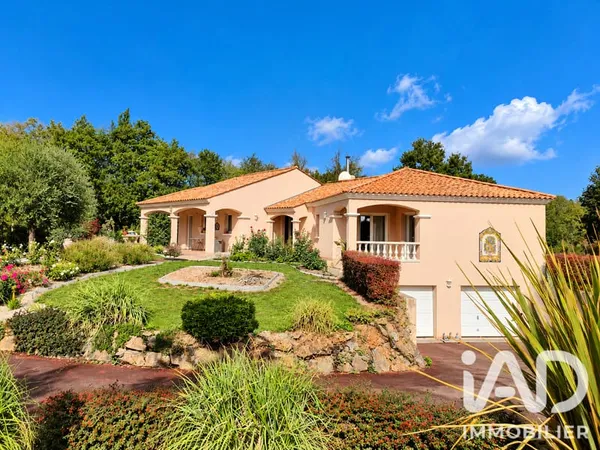 Maison 9 pièces 228 m²